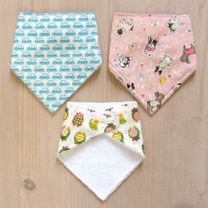 Handmade bibs, a perfect project if you are beginning to sew!
